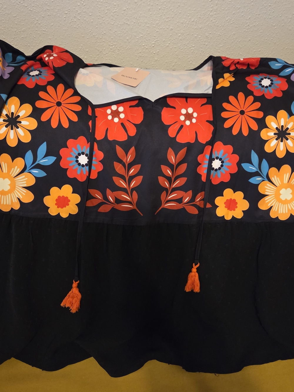 BloomChic 3X Colorful Floral Peplum/Flowy Top – NWT